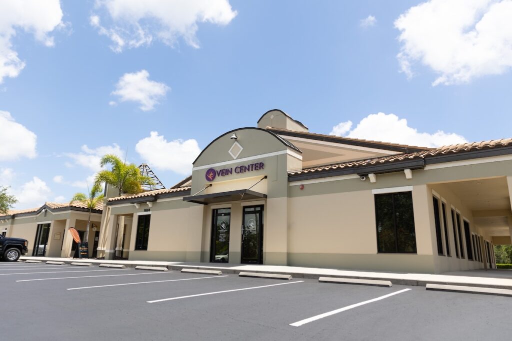 A wide shot of the Florida Lakes Vein Center office, where vein specialists provide spider vein treatment near Myakka City.